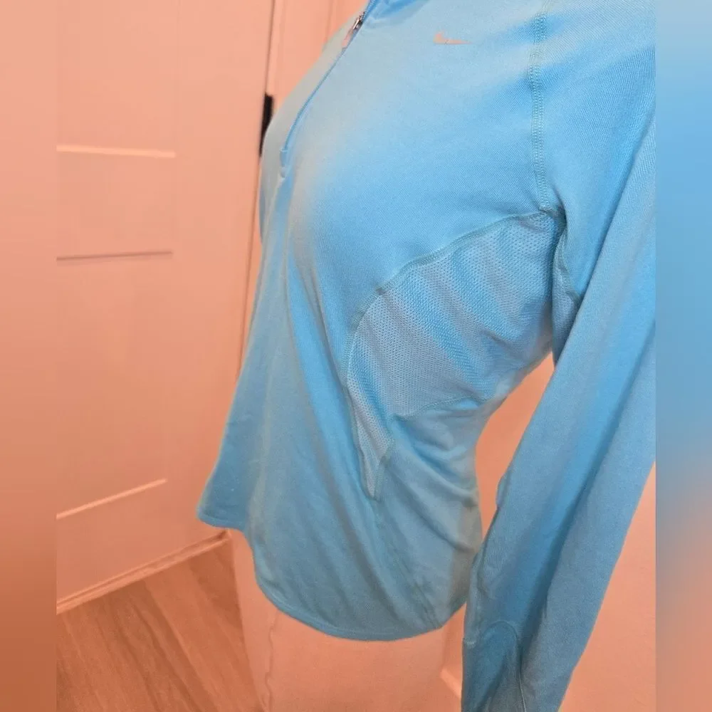 Women’s Nike DRI FIT 1/4 Zip Pullover Jacket Size Small Light Blue